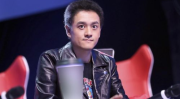 当时娱乐圈吃瓜赵英俊,从银行职员到娱乐圈宠儿，传奇人生落幕