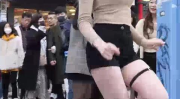 美女黑丝高跟挑逗视频,挑逗视觉的时尚演绎